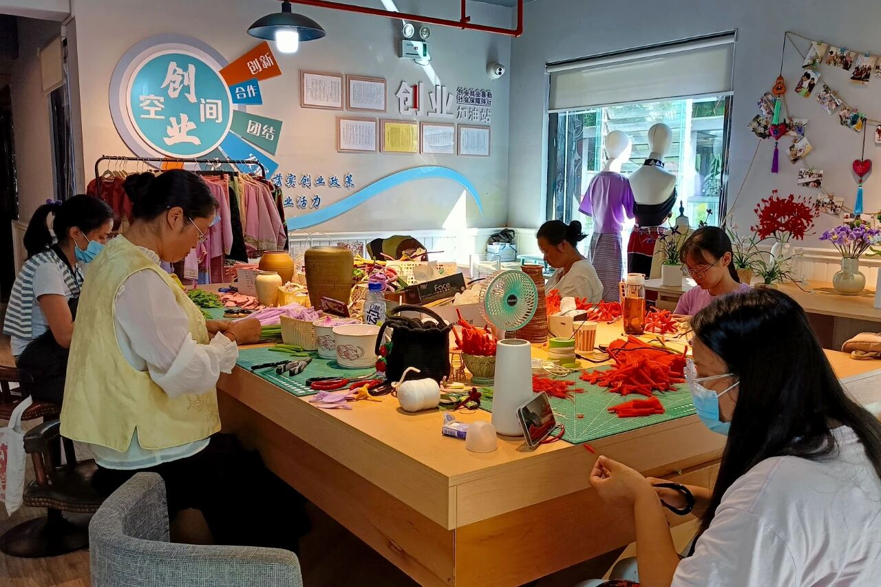 1760535596102676.jpg 1.jpg