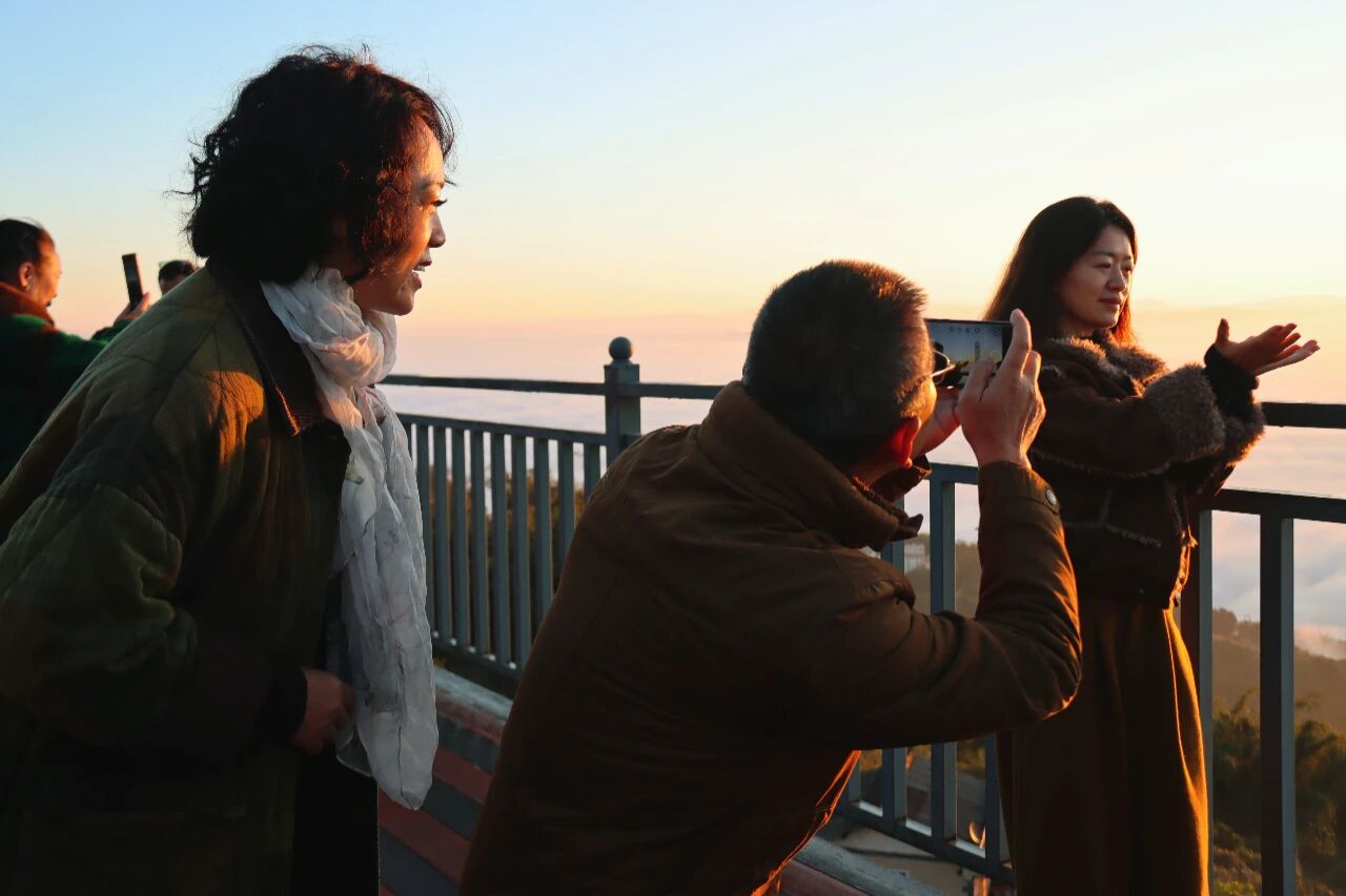 1764939126227358.jpg 3.jpg